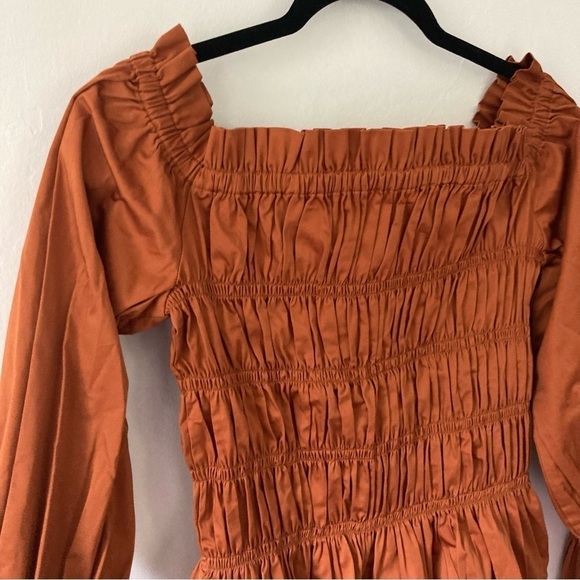 NWT House of Harlow Puff Sleeves Smocked Top Orange Size Medium - Picture 3 of 7